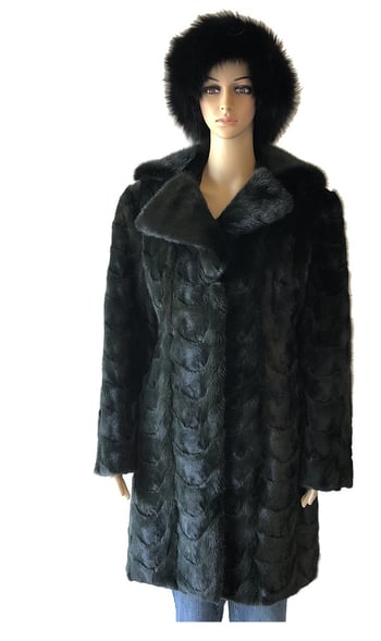 Winter Fur Ladies Green Genuine Mink Paws 3/4 Coat W69Q02GN.