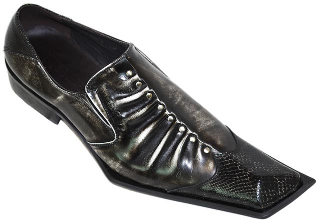 Zota Black Pleated With Metal Studs Diagonal Toe Snake Print  display picture 2